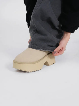 Cony Platform Short UGG Boots