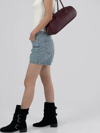 Cheeky light wash half pants