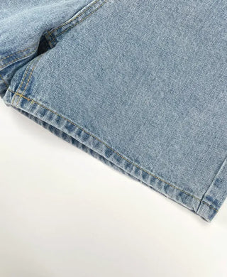 Cheeky light wash half pants