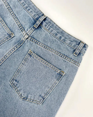 Cheeky light wash half pants