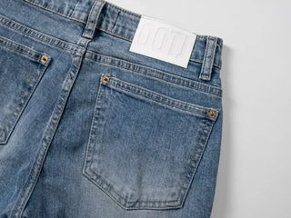 Daru Low-Rise Capri Denim Pants