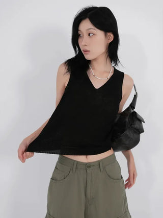 UL Basic V-Neck Sleeveless Knit