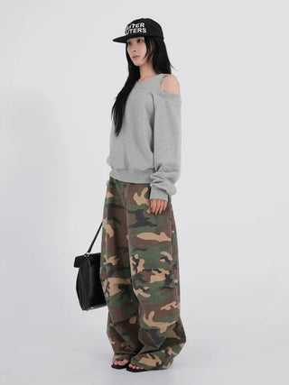 Zilla Loose Fit Off-Shoulder Sweatshirt