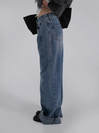 Suan Cutline Semi-Flare Wide Denim Jeans