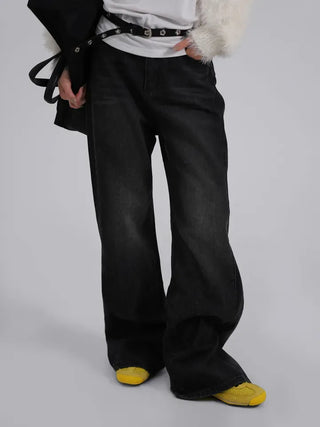 Suan Cutline Semi-Flare Wide Denim Jeans
