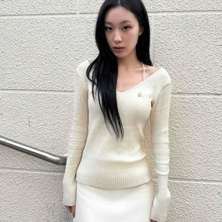 Bell Sleeve Lip-Up Pendant V-Neck Ribbed Knit