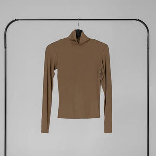 Mire Mock Turtleneck Long Sleeve T-shirt
