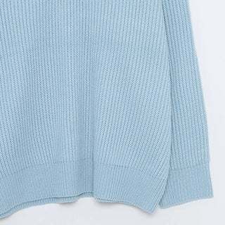 V-neck ribbed knit