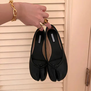 Tabi flat shoes