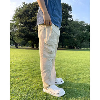 Wide cargo pants