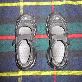 Ugly platform sneakers