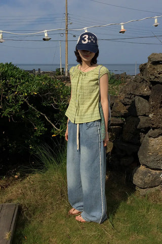 Elastic waistband, side slit denim wide-leg pants