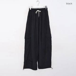 Wide cargo pants