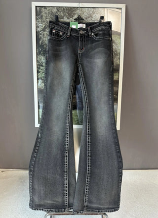 BETTY LOWRISE BOOTSCUT PANTS