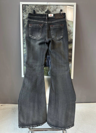 BETTY LOWRISE BOOTSCUT PANTS
