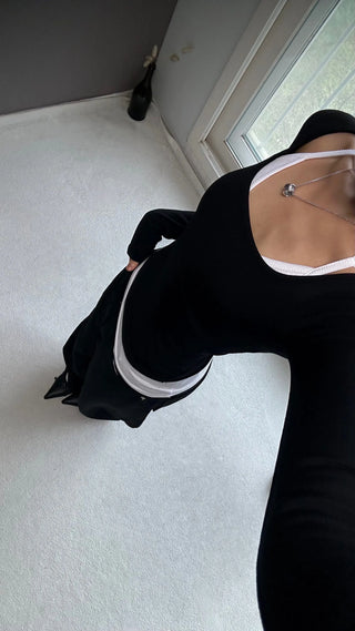 V-RING SLEEVELESS
