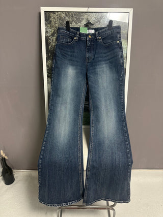 STANDARD LOW BOOTSCUT PANTS