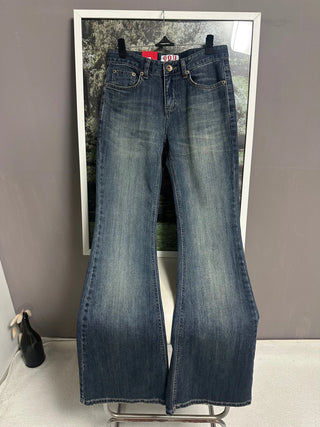 DELUA LOW BOOTSCUT PANTS