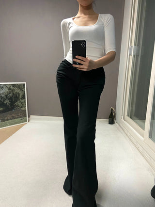 SHIRRING LOW BOOTSCUT PANTS