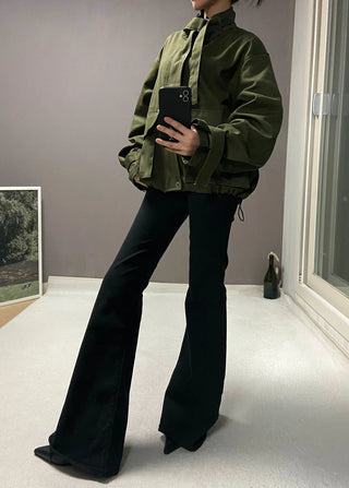 SHIRRING LOW BOOTSCUT PANTS
