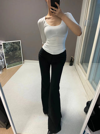 WHO U-NECK TEE