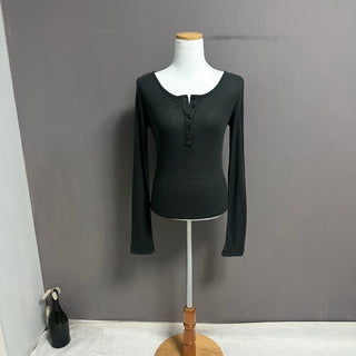 SOFT BUTTON TEE