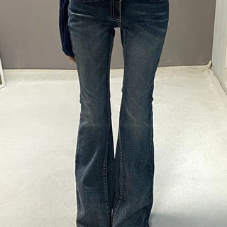 BETTY LOWRISE BOOTSCUT PANTS