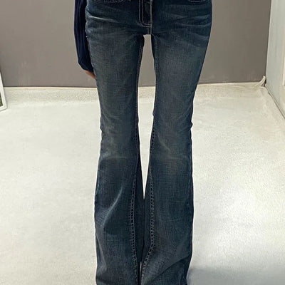 BETTY LOWRISE BOOTSCUT PANTS