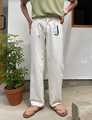 Bau One-Tuck Cream Jeans (no. 420)