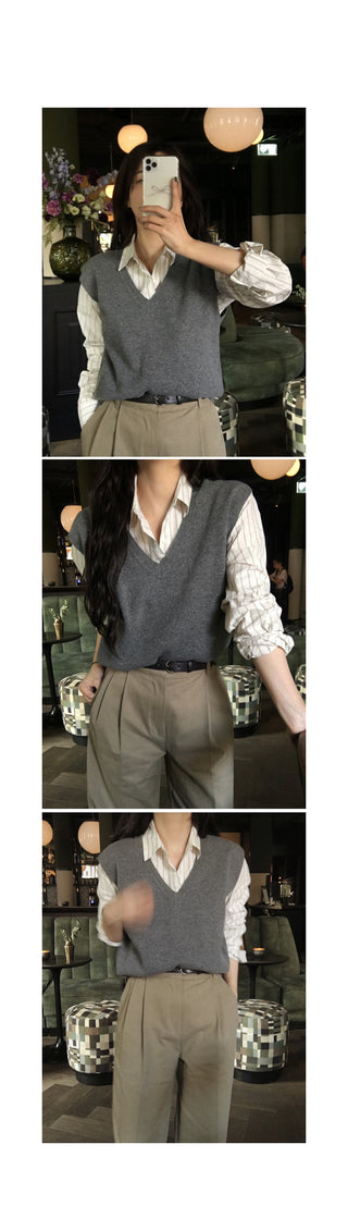 Wide cotton slacks with pleats