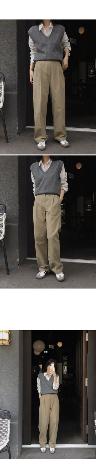 Wide cotton slacks with pleats