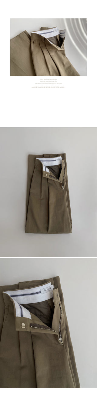Wide cotton slacks with pleats