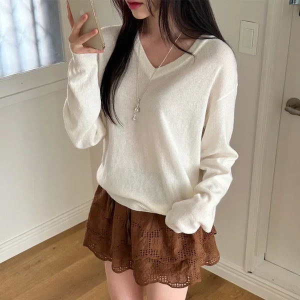 Classic V-neck knit