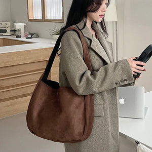 [Aplenty of Storage] Cozy Suede Shoulder Bag