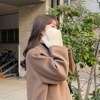 Cable knit gloves