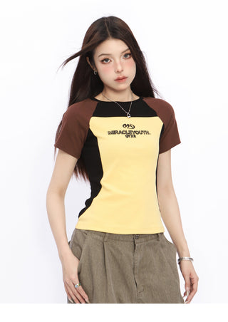 Contrast color sports crop top