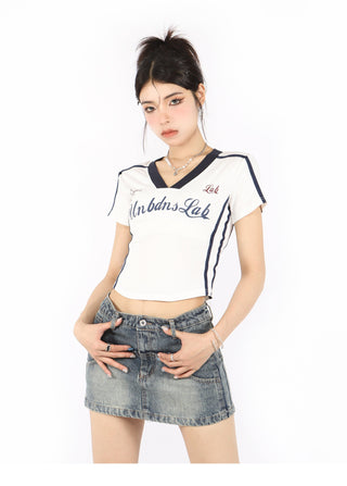 V-neck raglan crop top