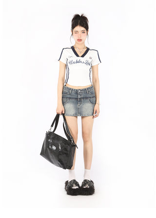 V-neck raglan crop top