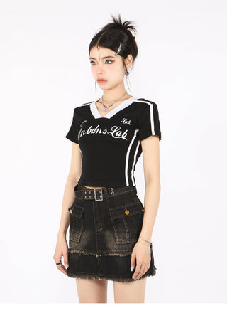 V-neck raglan crop top