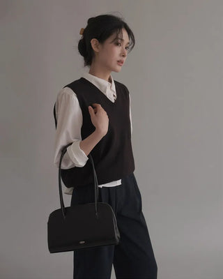 Leg-lengthening pintuck wide slacks