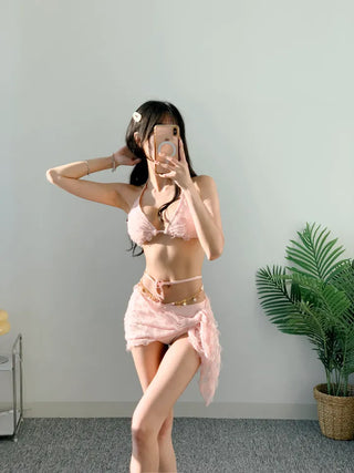 Pink fringe piece bikini with a three-piece skirt a vacation strap halterneck swimsuit
