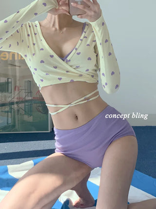 Cute high-waisted purple and purple ribbed three-piece heart-strap bikini with cardigan