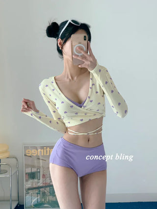 Cute high-waisted purple and purple ribbed three-piece heart-strap bikini with cardigan