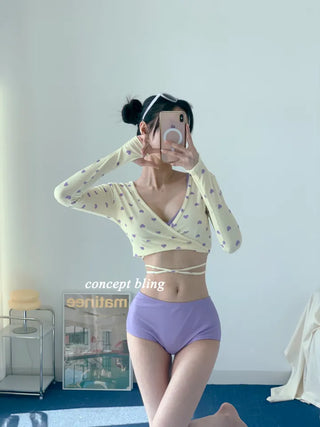 Cute high-waisted purple and purple ribbed three-piece heart-strap bikini with cardigan