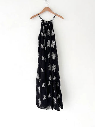 Resort long one-piece black sleeveless strapless wrinkle-free beach dress