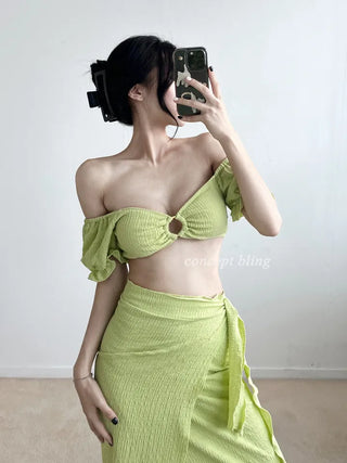piece off-shoulder swimsuit / color green black and white cover-up off-shoulder short-sleeved bikini