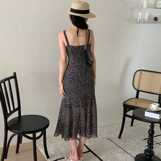 sleeveless dress floral print vacation look