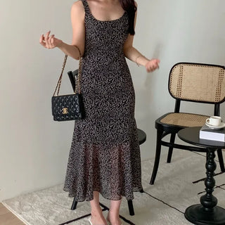 sleeveless dress floral print vacation look