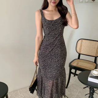 sleeveless dress floral print vacation look