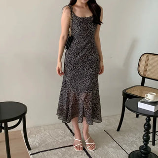 sleeveless dress floral print vacation look